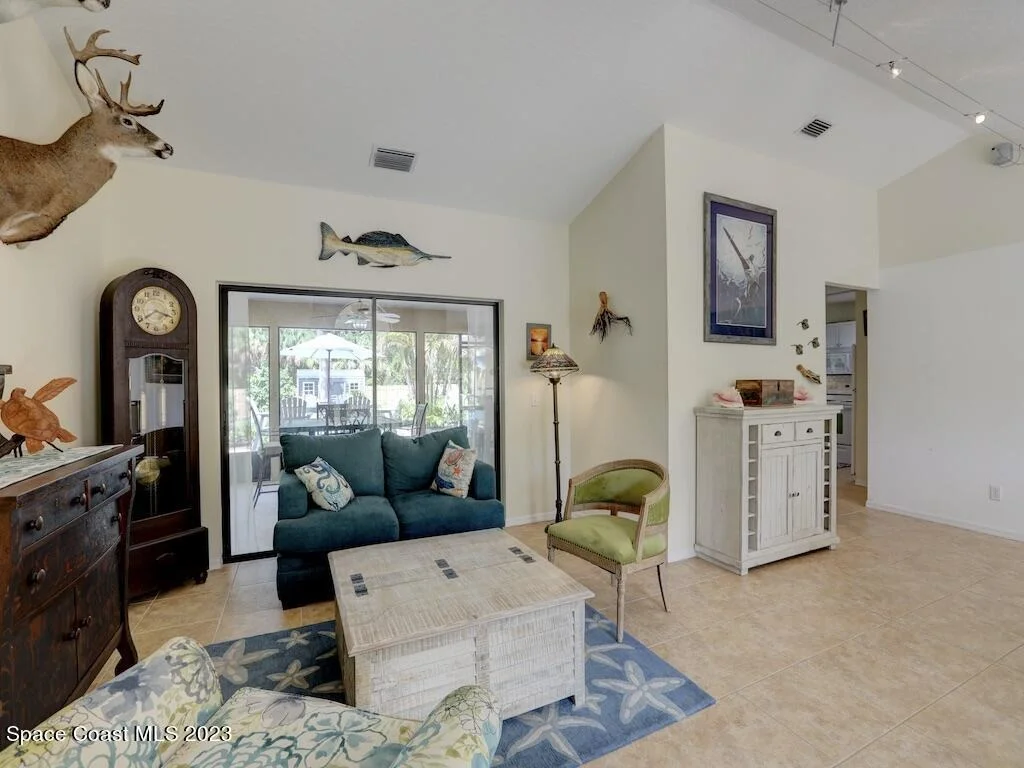 Photo of 9850 Oak