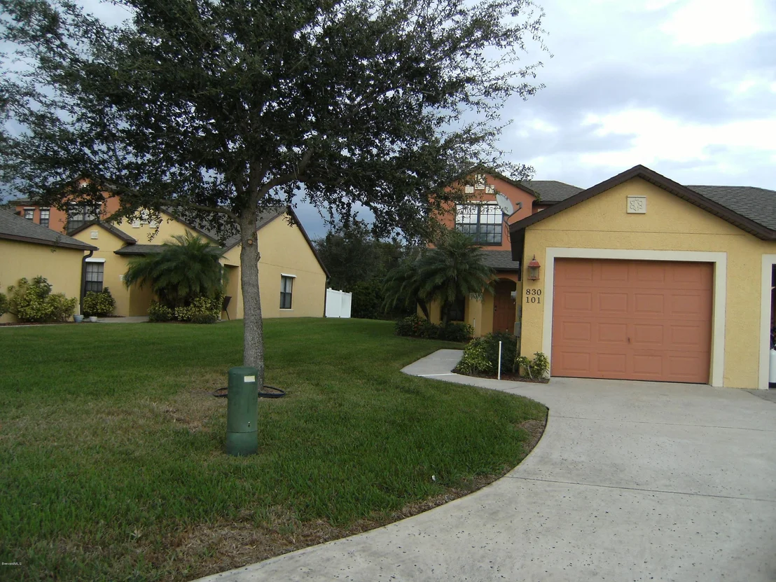 Photo of Unit 101 at 830 Luminary Circle