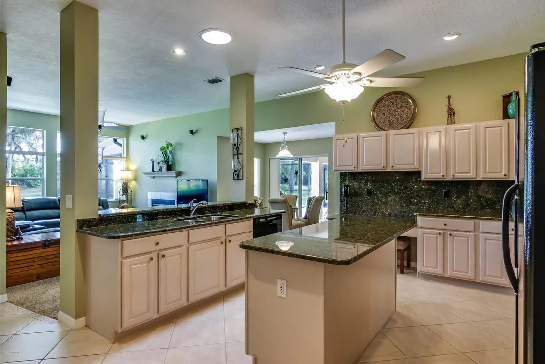 Photo of 777 Seymour Road NE