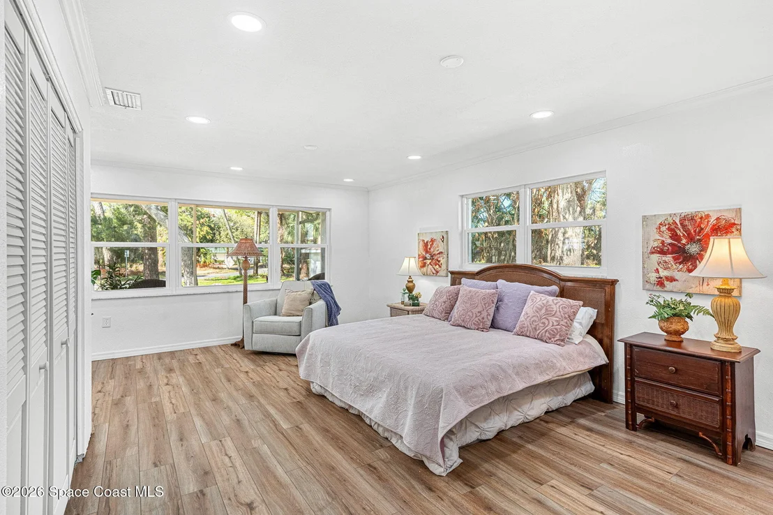 Photo of 135 Oakledge Drive