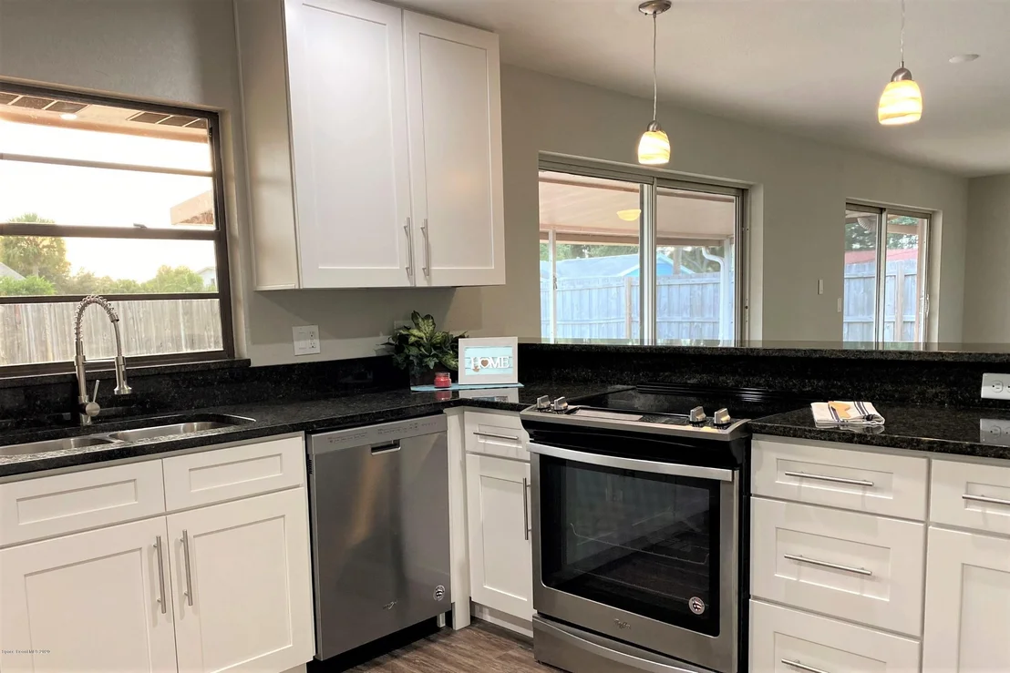 Photo of 953 Brewster Lane
