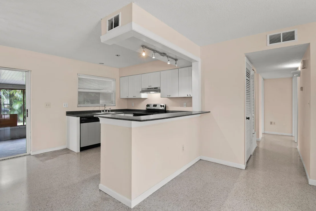 Photo of 847 Angle Street NE