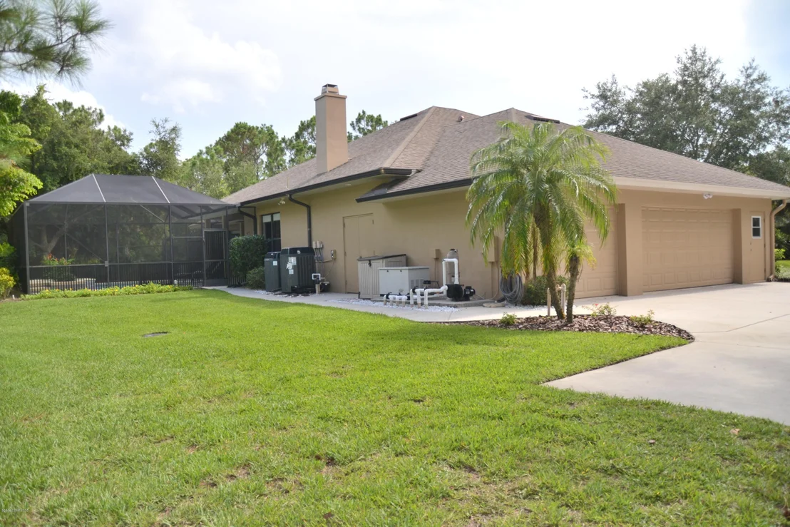 Photo of 2455 Woods Lane