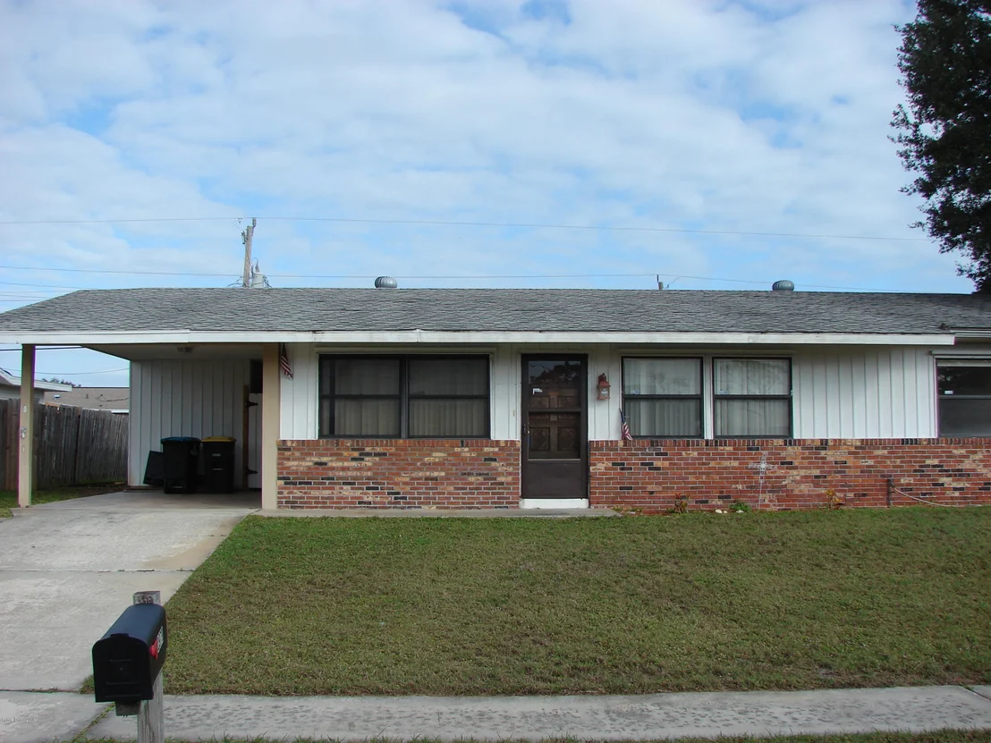 Photo of 2979 Chipper Drive NE