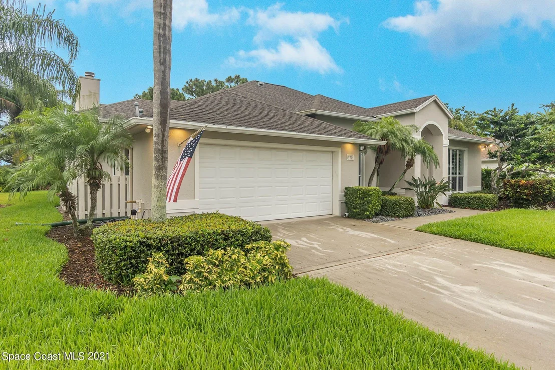Photo of 975 Somerset Lane