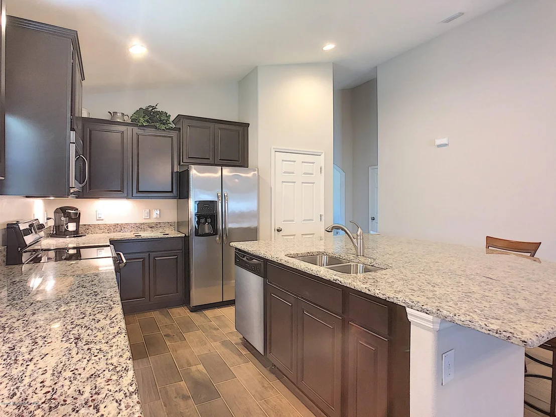 Photo of 1586 Fuji Drive