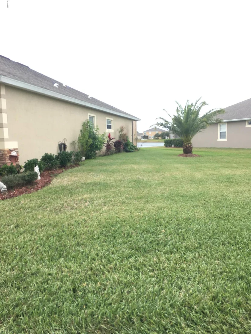 Photo of 337 SE Abernathy Circle