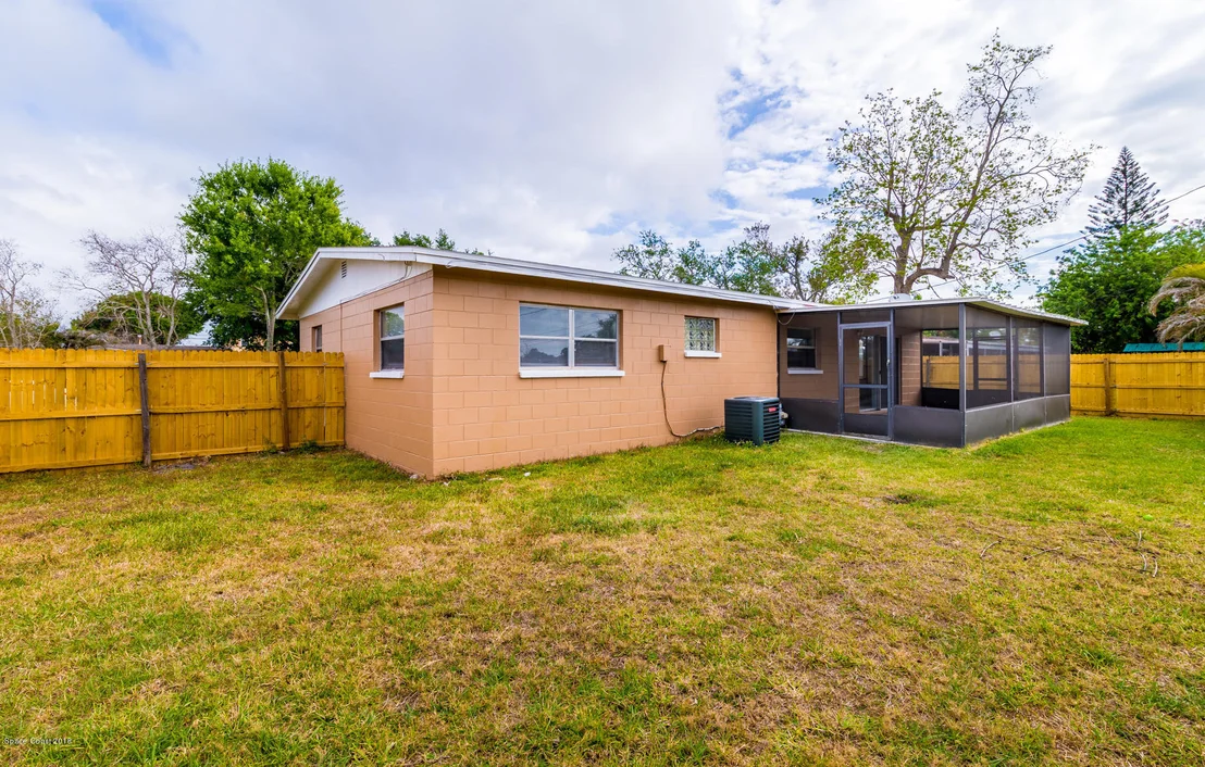 Photo of 1089 Madrid Road