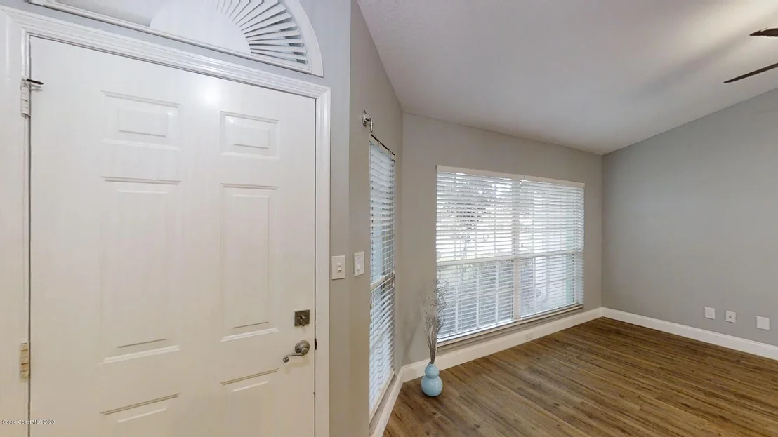 Photo of 925 Pelican Lane