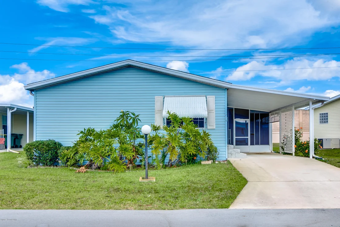 Photo of 725 Outer Drive