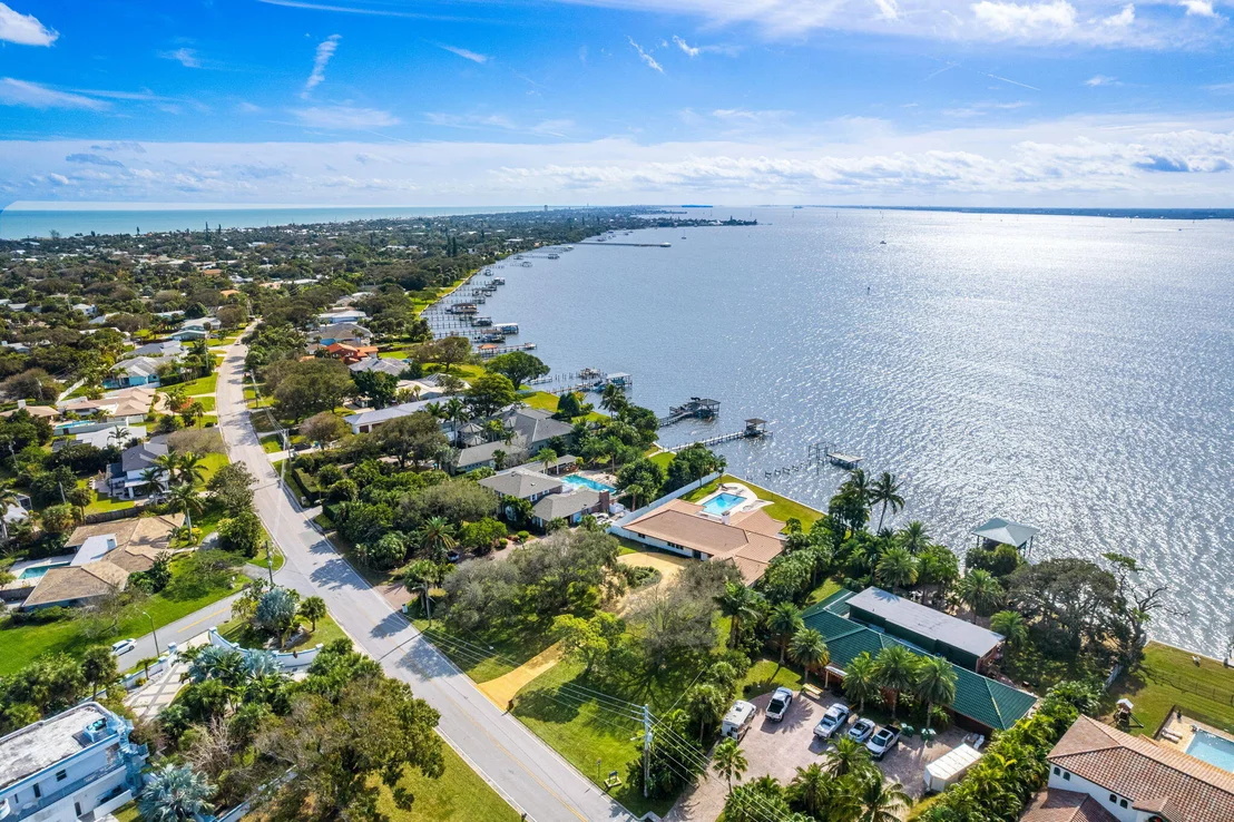 Photo of 100 Riverside Drive