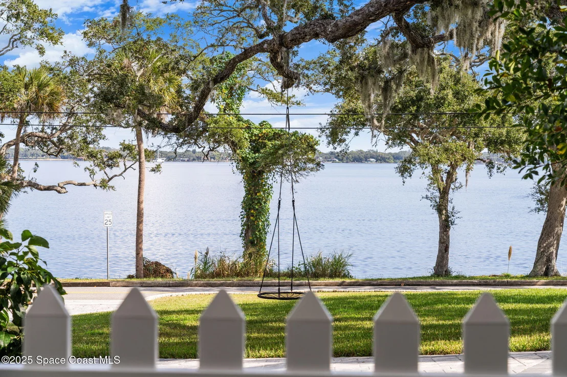 Photo of 875 N Indian River Drive