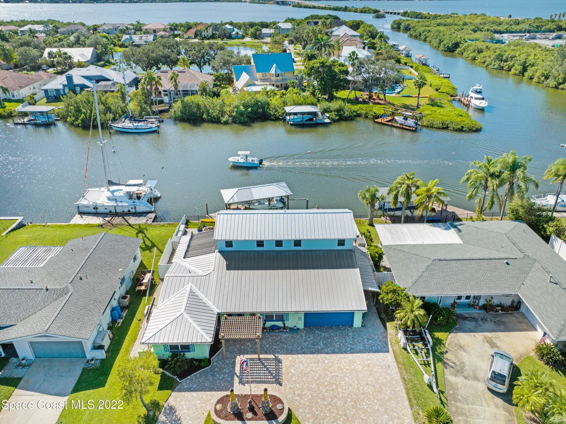 Photo of 414 Thrush Drive