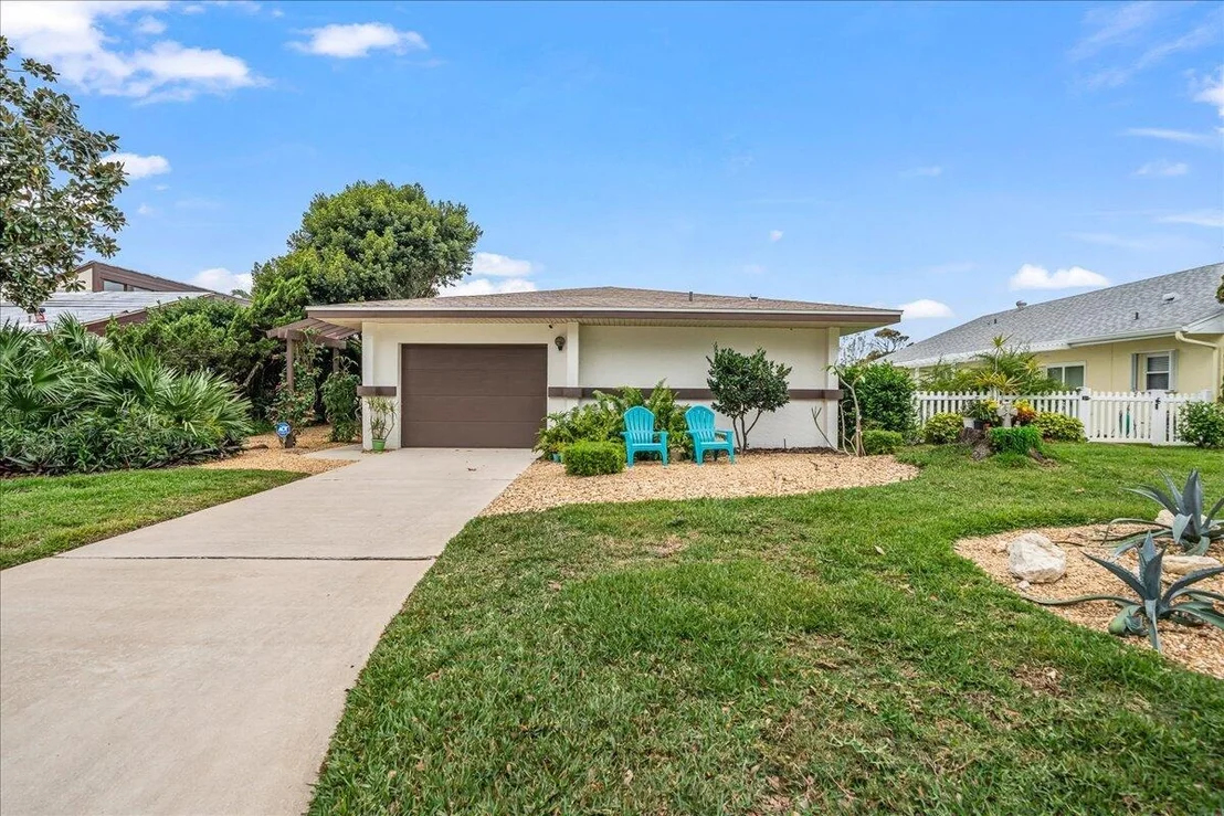 Photo of 210 Bayhead Drive