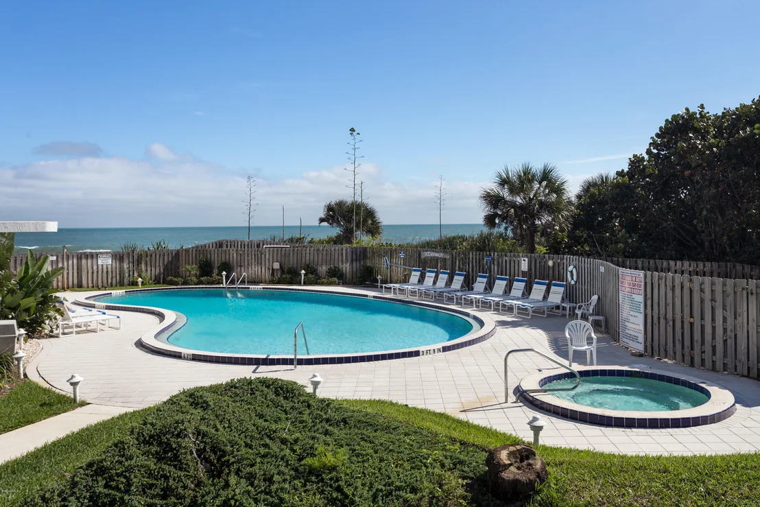 Photo of Unit 607 at 2225 Highway A1a