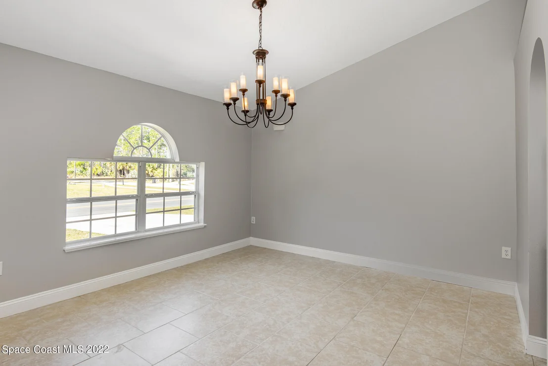 Photo of 1815 Dragon Road SE