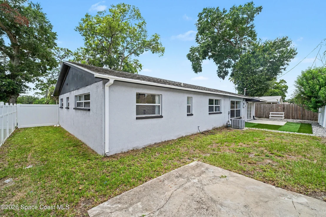 Photo of 1012 Fairway Lane