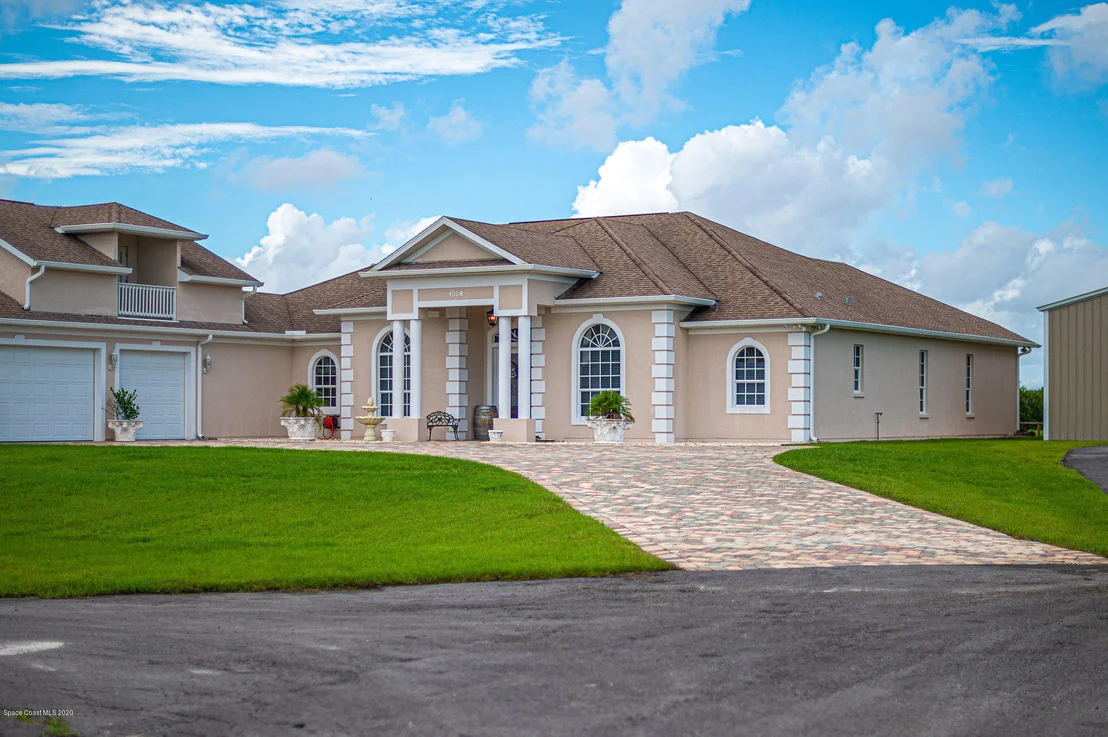 Photo of 1008 Daisy Lane