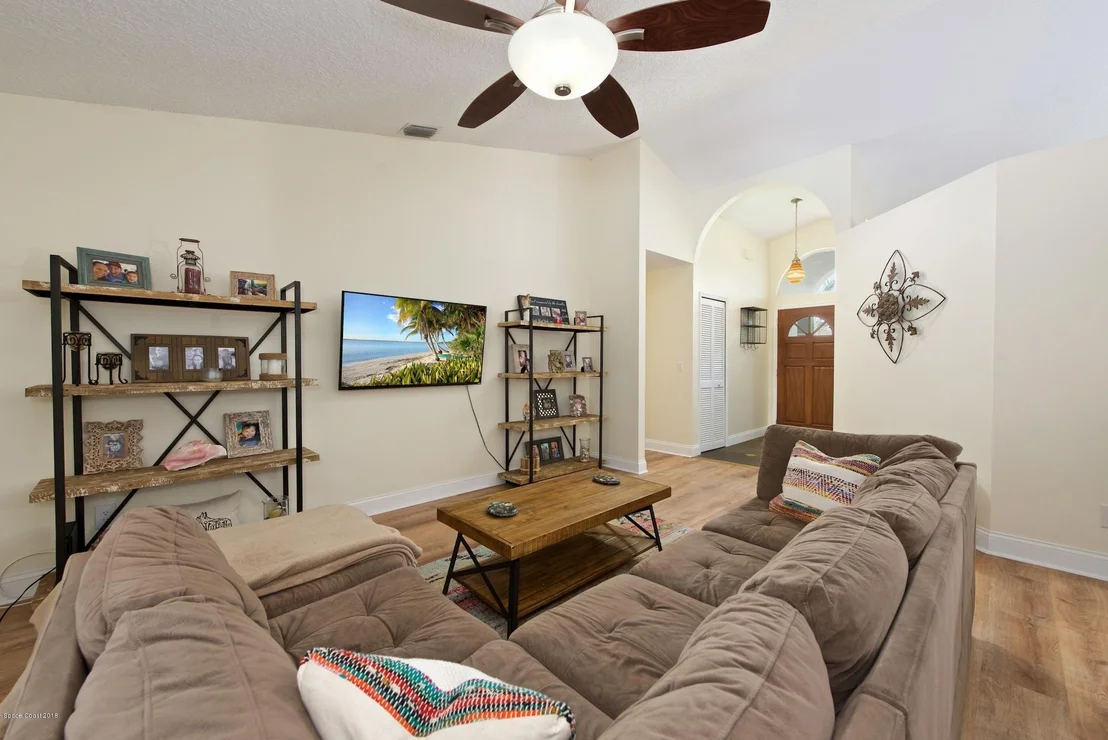 Photo of 3372 Lake View Circle