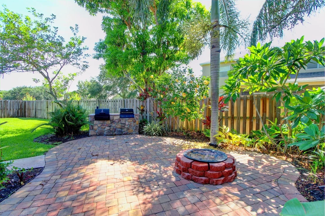 Photo of 940 Pelican Lane