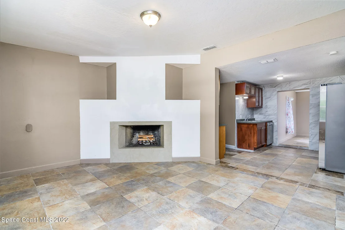 Photo of 1861 Trimble Road