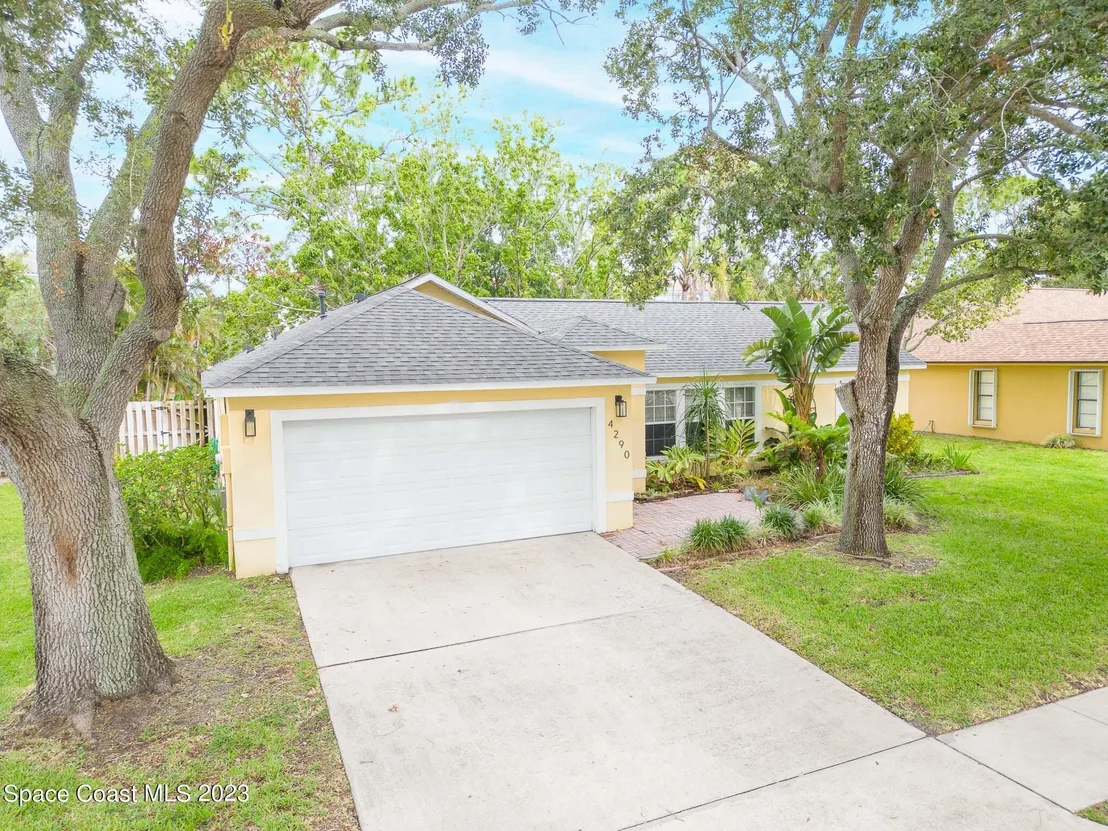 Photo of 4290 Silver Lake Drive