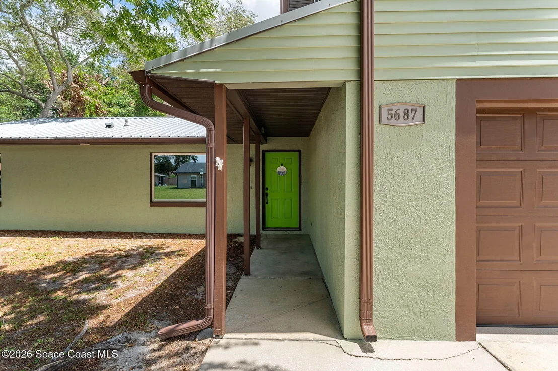 Photo of 5687 Holden Road