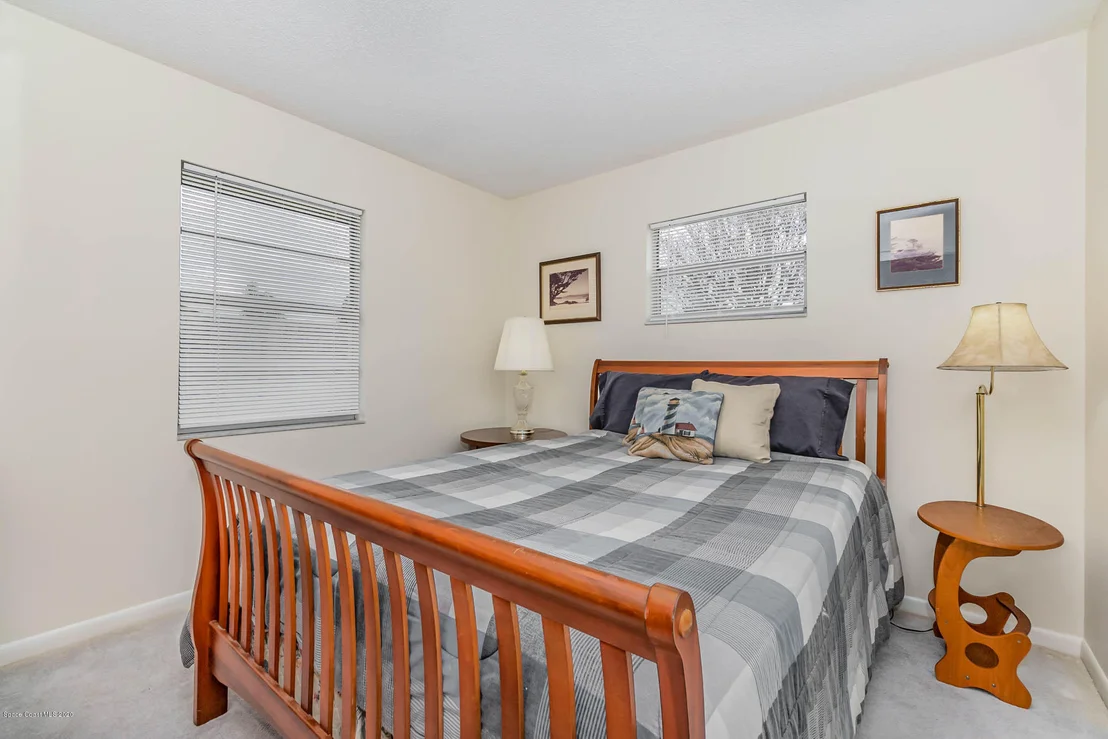 Photo of 2581 Corbusier Drive