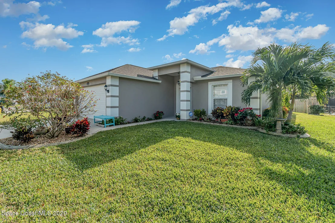 Photo of 2227 Spring Creek Circle NE