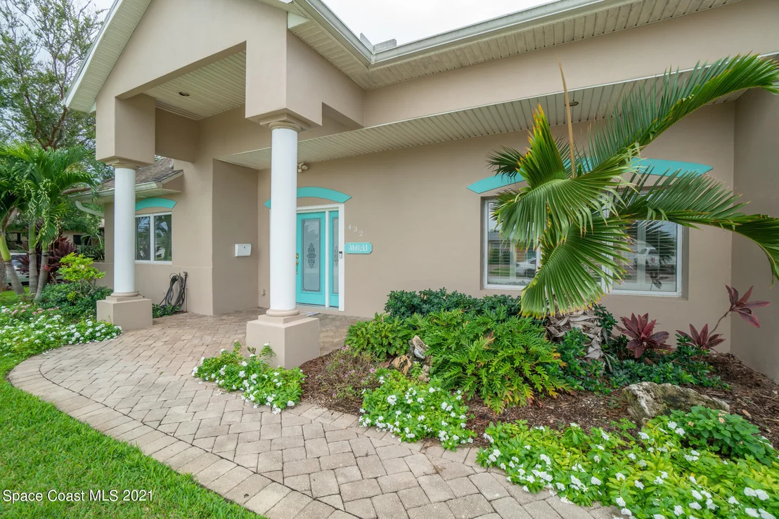Photo of 432 Cardinal Drive