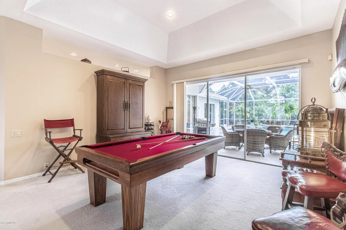 Photo of 735 Glengarry Drive