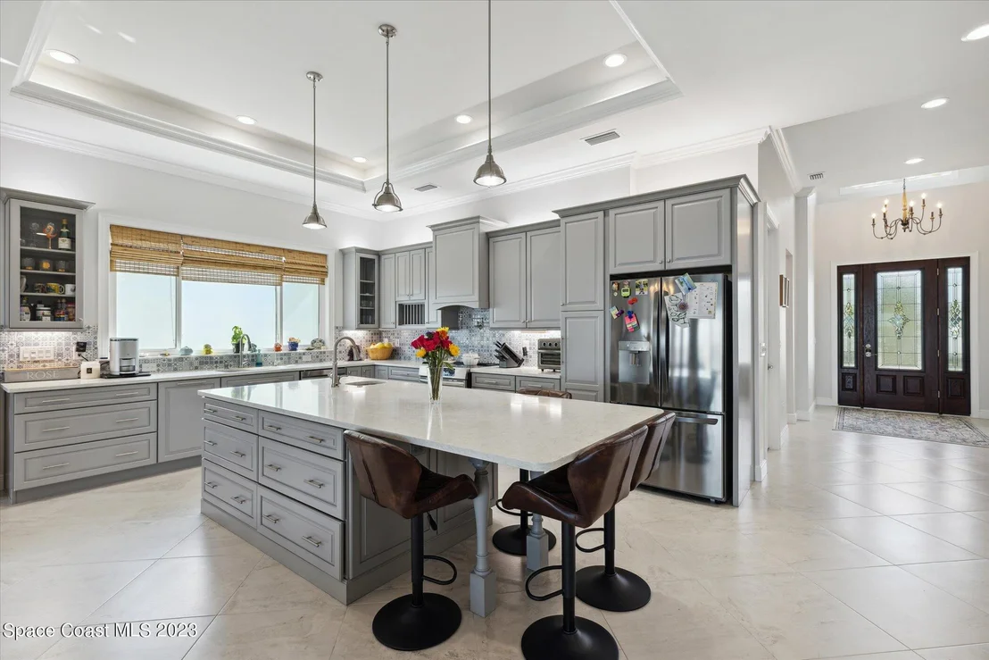 Photo of 3835 Riverside Drive
