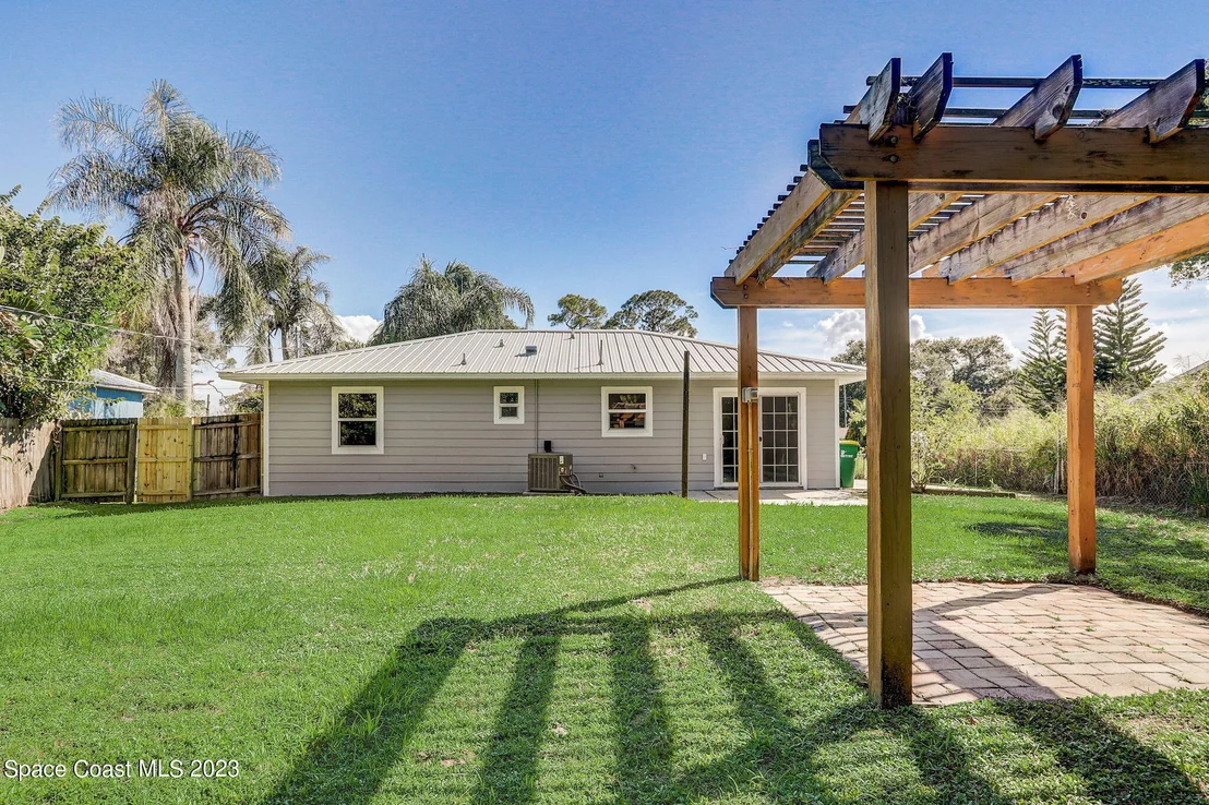 Photo of 2512 N Palm Drive