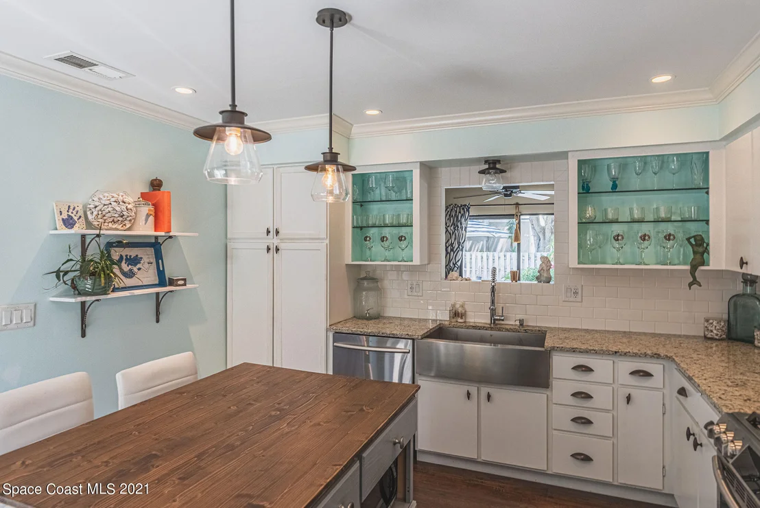 Photo of 460 Willow Tree Drive