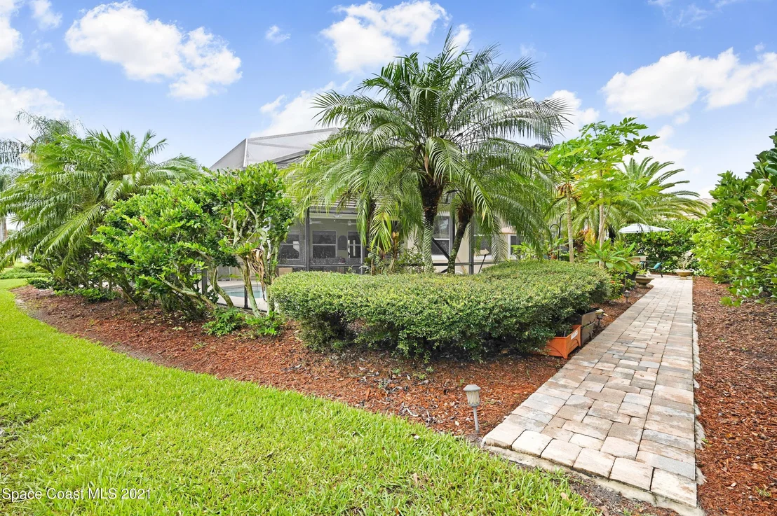 Photo of 687 Nicklaus Drive