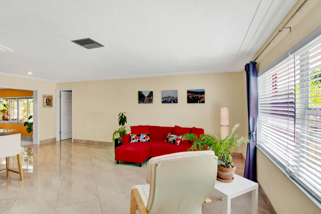 Photo of 445 Sparrow Drive