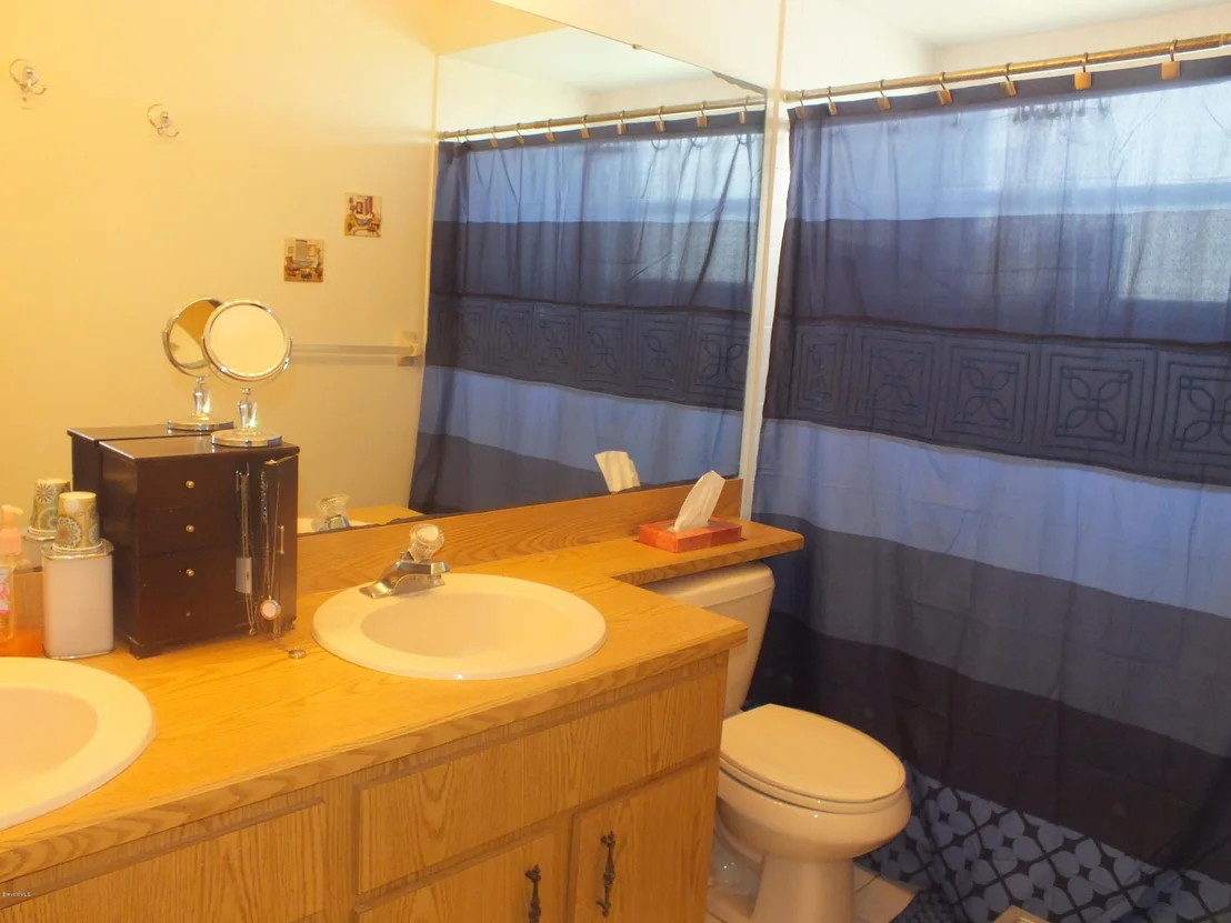 Photo of 880 Yorktowne Drive