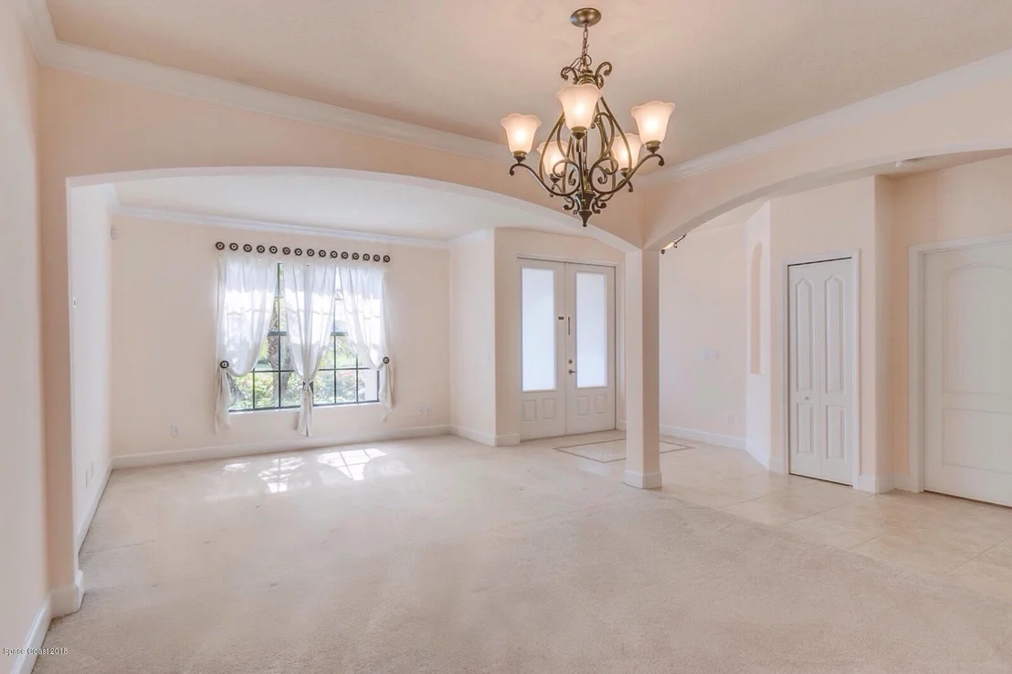 Photo of 1262 United Drive