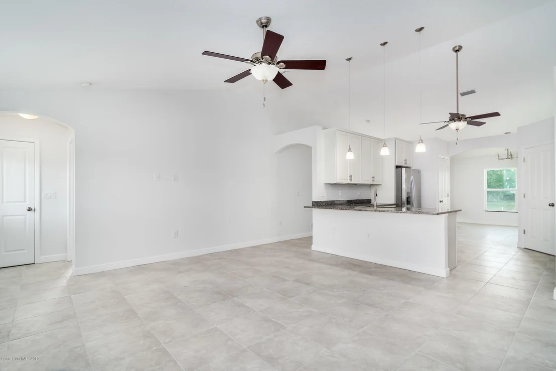 Photo of 7423 Carillon Avenue