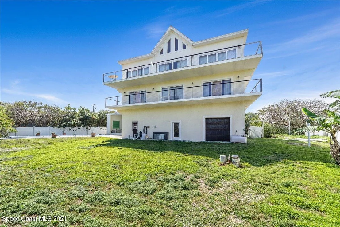 Photo of 5135 Palm Drive