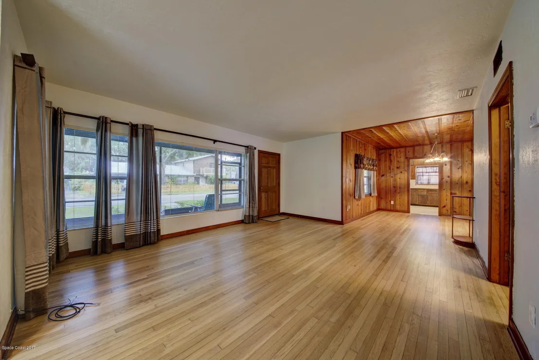 Photo of 720 Seminole Drive