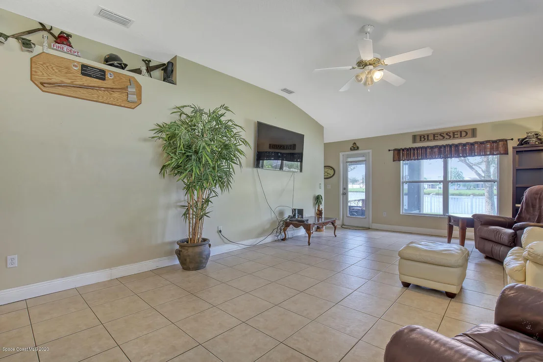 Photo of 2371 Bridgeport Circle