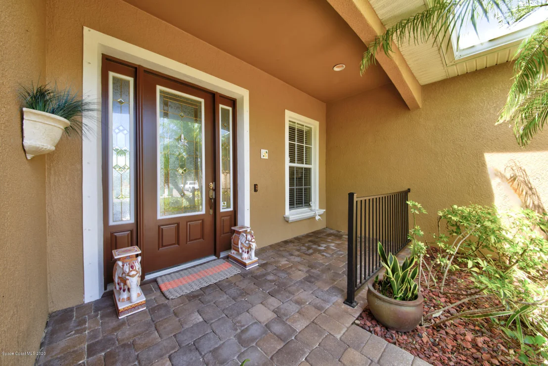 Photo of 2084 Botanica Circle