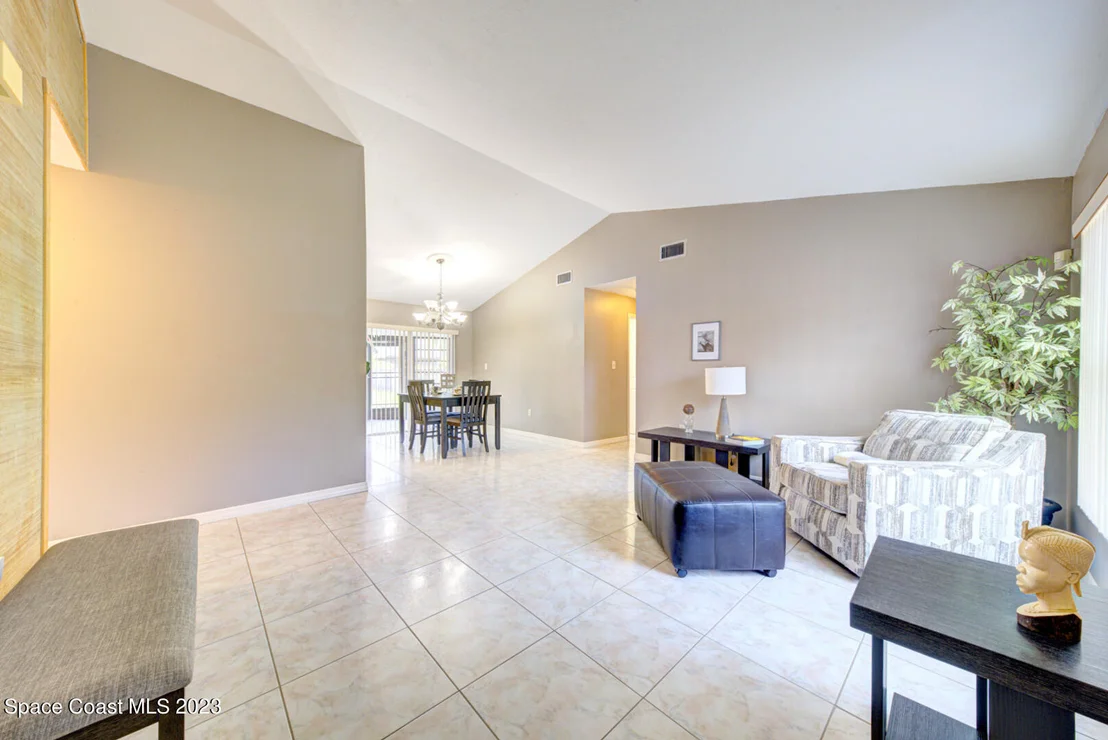 Photo of 1802 Fallon Boulevard NE