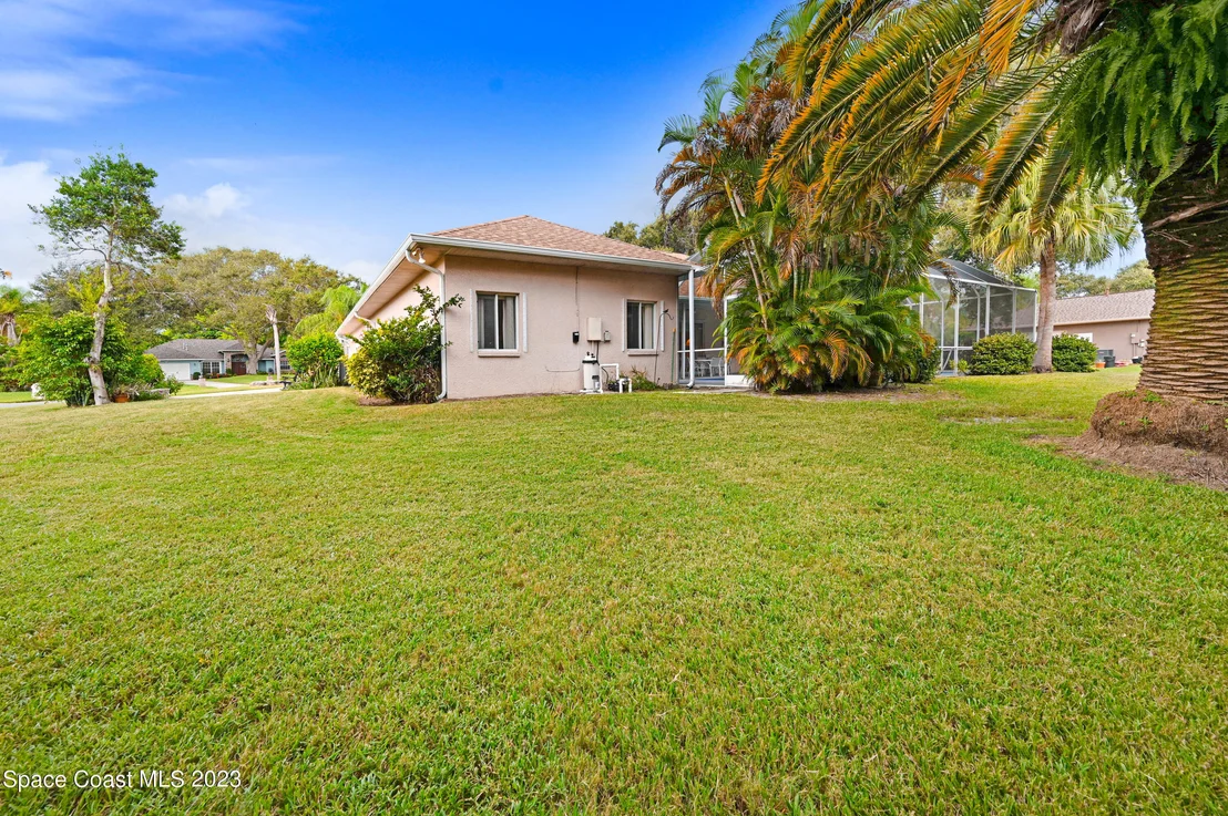 Photo of 2180 Royal Oaks Drive