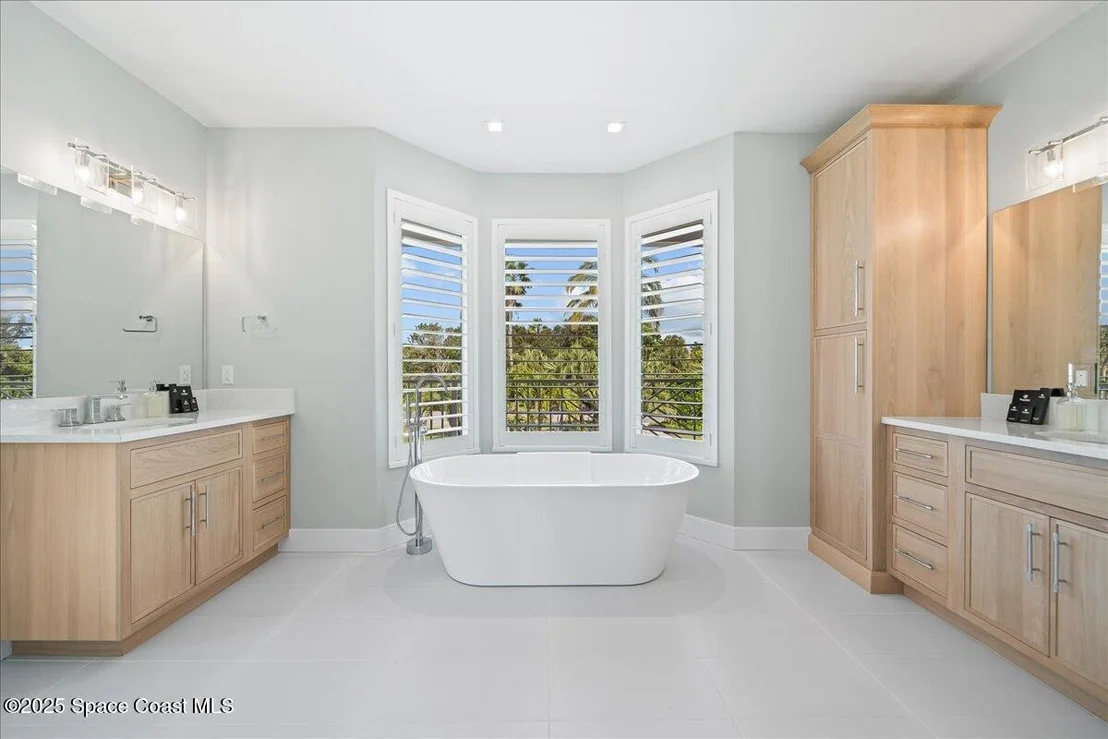 Photo of 182 Bayshore Drive