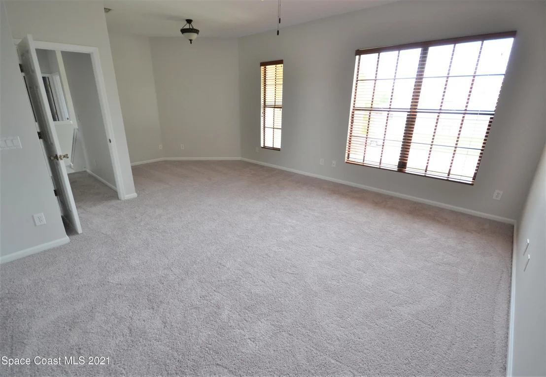 Photo of 650 Parnell Avenue