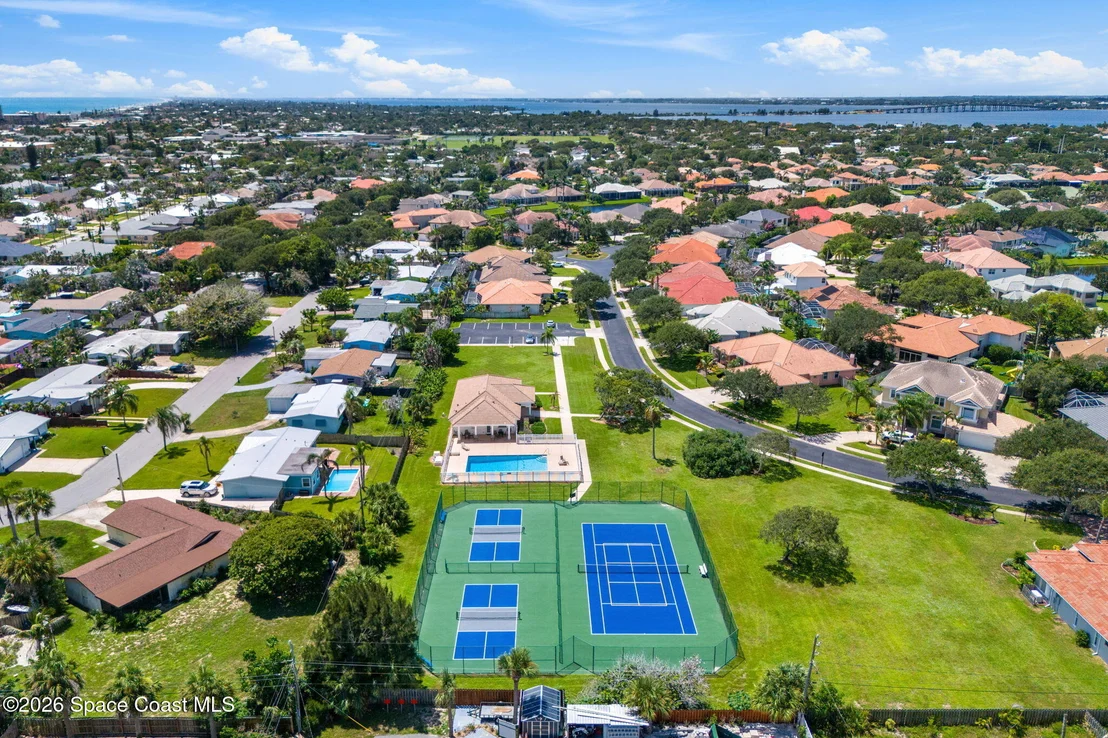 Photo of 242 Flanders Drive