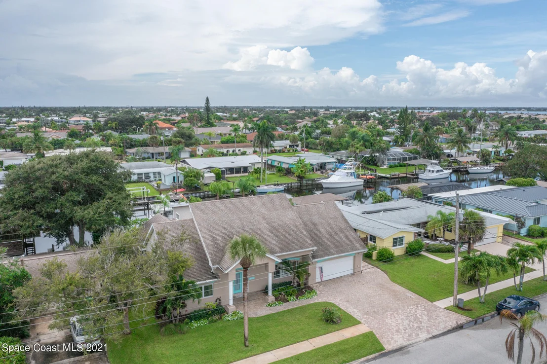 Photo of 432 Cardinal Drive