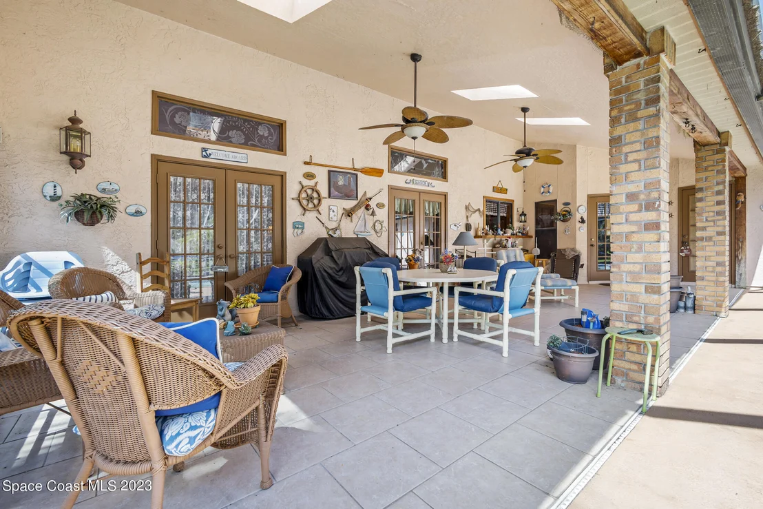 Photo of 889 Spanish Wells Drive